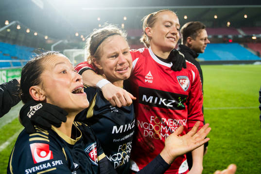 Rosengårds Alexandra Riley och målvakt Kathrin Längert