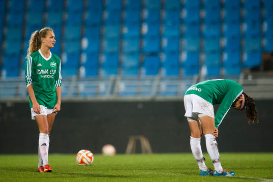 Fortuna Hjørrings Frederikke Thøgersen och Nadia Nadim