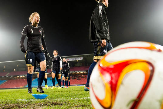 Rosengårds Katrin Schmidt (som gjorde sin sista match med