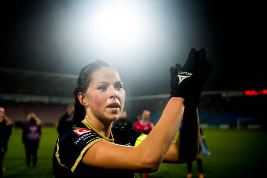 Rosengårds Sara Björk Gunnarsdottir tackar publiken