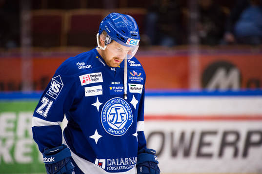 Leksands Mattias Ritola deppar före ishockeymatchen i SHL