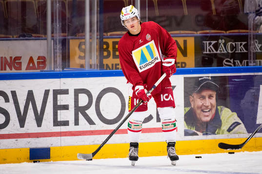 Modos William Nylander före ishockeymatchen i SHL mellan