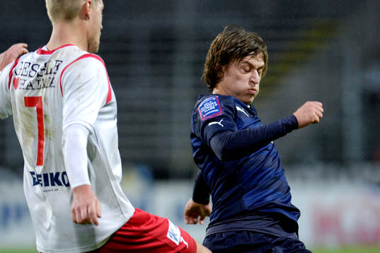 Halmias Sebastian Crona och Malmö FFs Simon Thern
