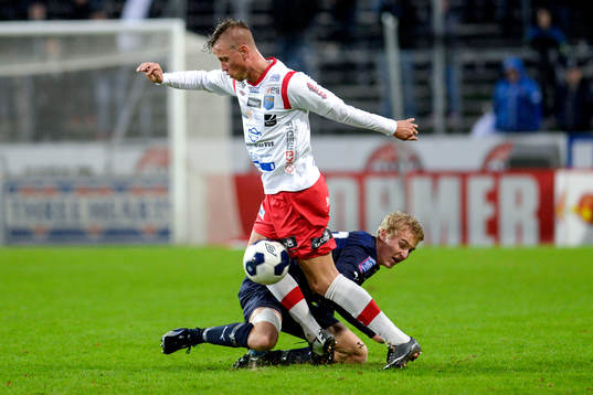Malmö FFs Jacob Palander och Halmias Sonny Carlsson