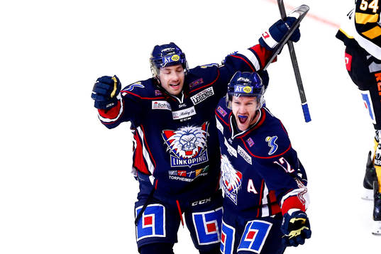 Linköpings Sebastian Karlsson jublar