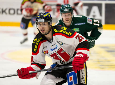 Örebros Tim Wallace och Färjestads Linus Persson