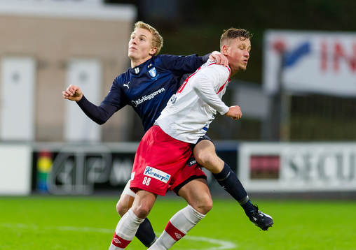 Malmö FFs Jacob Palander och Halmias Sonny Karlsson