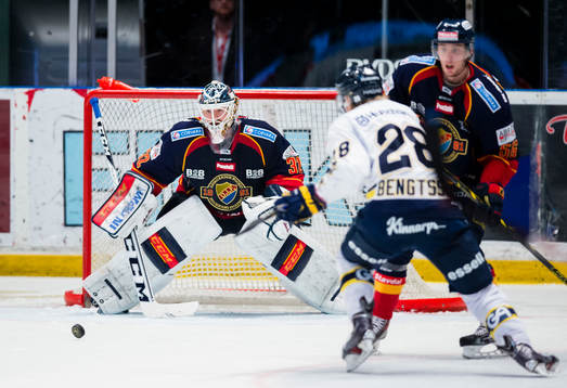 Djurgårdens målvakt Mikael Tellqvist ser fokuserad ut