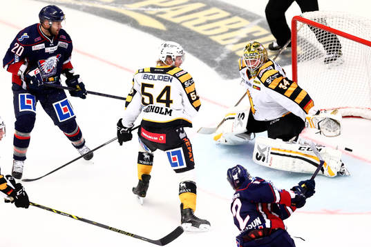 Mål 1-0 av Linköpings Sebastian Karlsson förbi