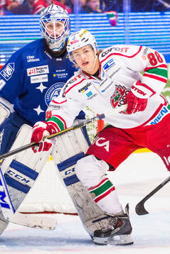 Leksands målvakt Oscar Alsenfelt och Modos William Nylander