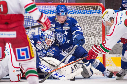 Leksands målvakt Oscar Alsenfelt och Linus Hultström har
