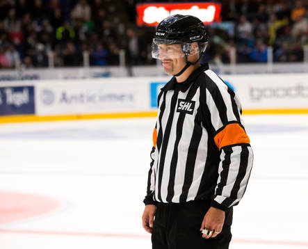Domare Sören Persson ser glad ut