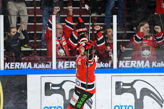 Malmö Redhawks Mattias Persson jublar