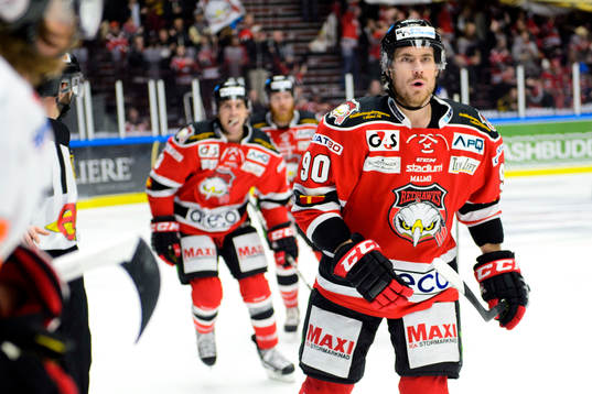 Malmö Redhawks Frederik Storm firar han gjort 1-0