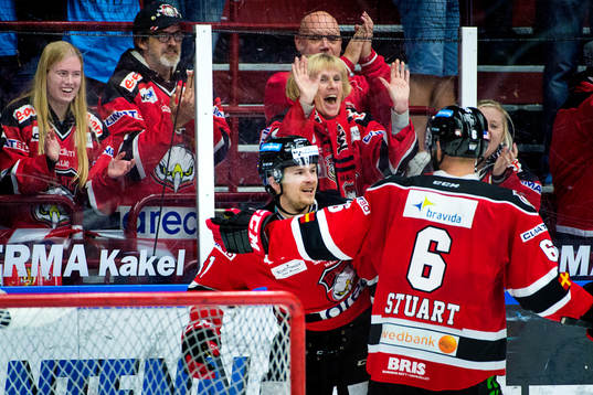 Malmö Redhawks Nicklas Jadeland firas av Colin Stuart