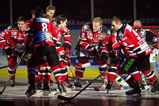 Malmö Redhawks spelare taggar upp