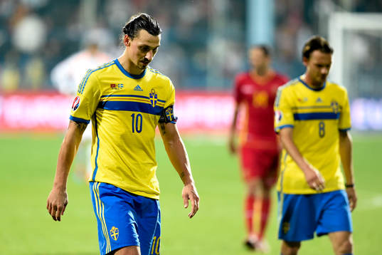 Bläddra bland fler bilder av Fotboll, EM-kval, Montenegro-Sverige