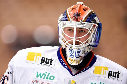 Växjös målvakt Stefan Steen på uppvärmningen
