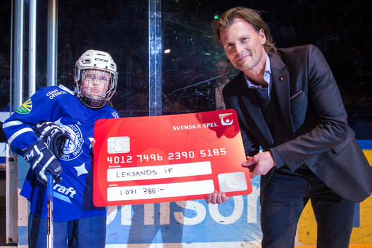 Check från Gräsroten 2014 delas ut till Leksand av