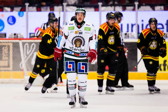 Frölundas Magnus Kahnberg ser deppig ut