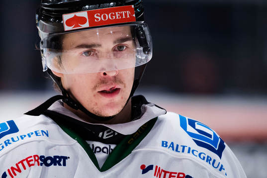 Björklövens Tommy Wargh med sydd läpp