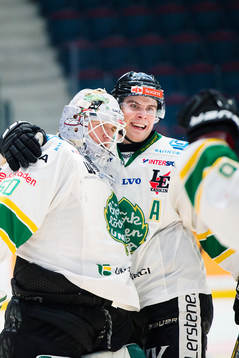 Björklövens målvakt Johan Mattsson och Alexander