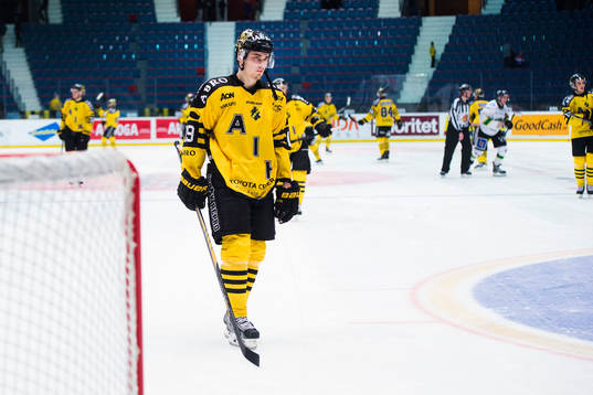 s David Lillieström Karlsson deppar