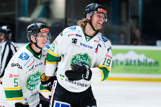 Björklövens Stefan Andersson och William Quist jublar