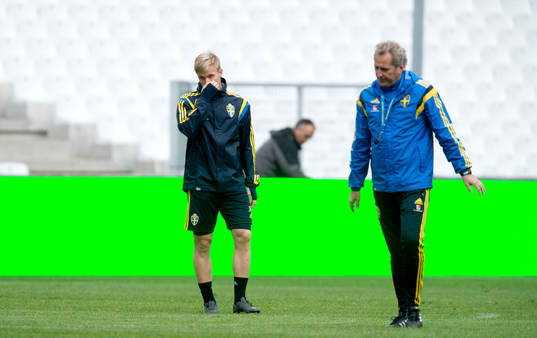 Sveriges Oscar Wendt och förbundskapten Erik Hamrén