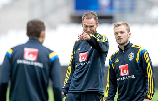 Sveriges Andreas Granqvist och Sebastian Larsson
