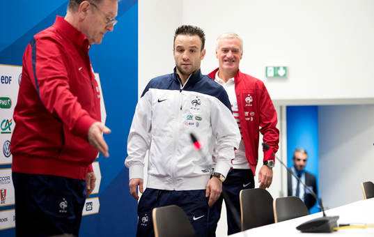 Frankrikes Mathieu Valbuena och Frankrikes förbundskapten