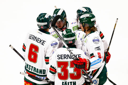 Frölundas spelare jublar