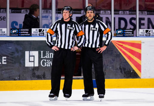 Domare Mikael Holm och domare Markus Linde