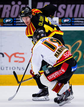 Brynäs Sondre Olden och Luleås Daniel Mannberg