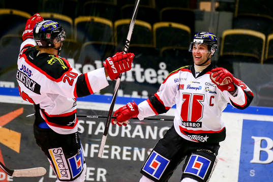 Örebros Henrik Löwdahl och Marcus Weinstock jublar