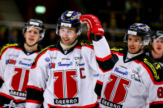 Örebros Henrik Löwdahl och Kalle Olsson jublar