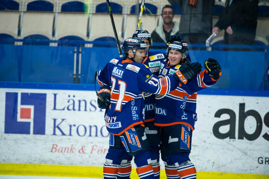 Växjös spelare jublar