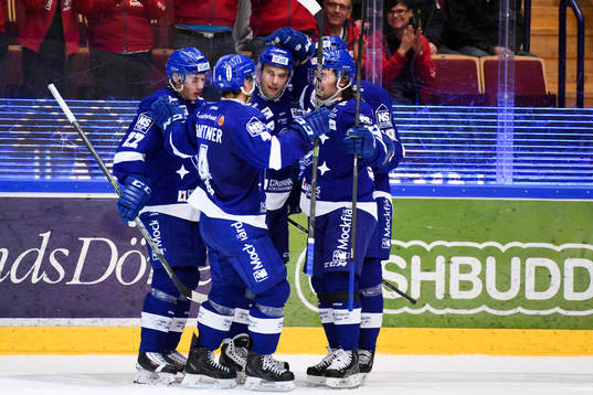 Leksands spelare jublar