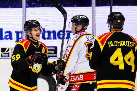Brynäs Sebastian Enterfeldt jublar