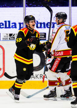Brynäs Sebastian Enterfeldt jublar