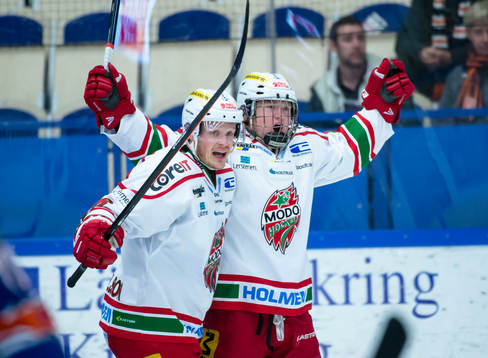 Modos Carl Grundström jublar