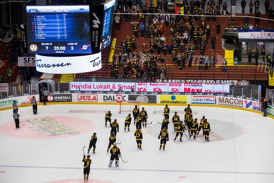 Brynäs spelare tackar publiken