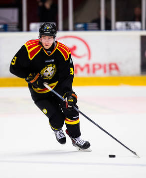 Brynäs Christian Djoos med pucken