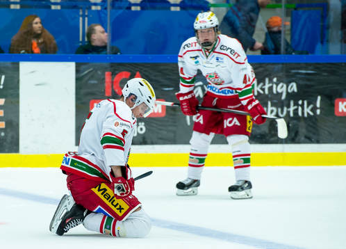 Modos Jonas Ahnelöv och Modos Carl Grundström deppar