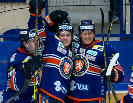 Växjös Robin Söderqvist har gjort 4-3 till Växjö