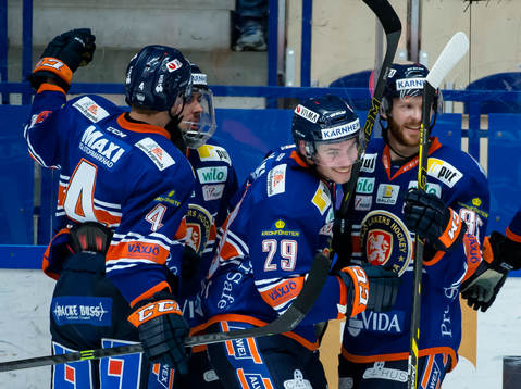 Växjös Robin Söderqvist har gjort 4-3 till Växjö