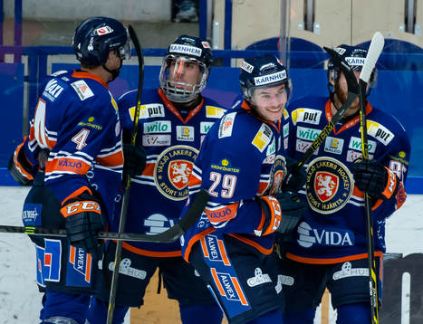 Växjös Robin Söderqvist har gjort 4-3 till Växjö