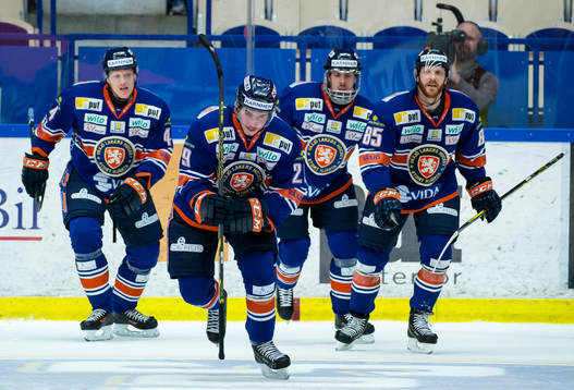 Växjös Robin Söderqvist har gjort 4-3 till Växjö