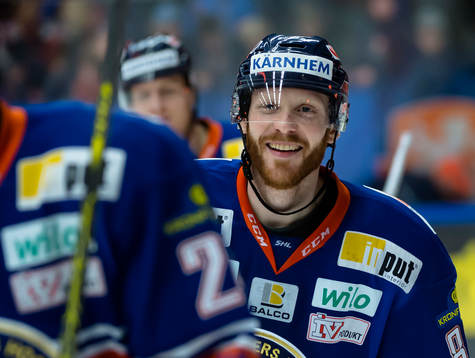 Växjös Liam Reddox har gjort 5-3 till Växjö