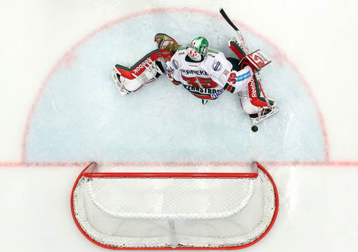 Mål 2-2 av Dominik Granak förbi Frölundas målvakt Linus